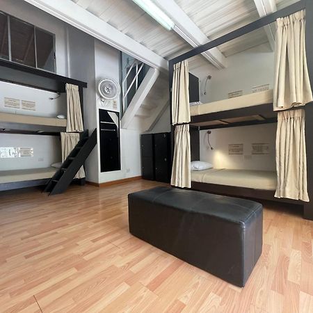 Hostal Lleras Calle 8 Медельїн Екстер'єр фото