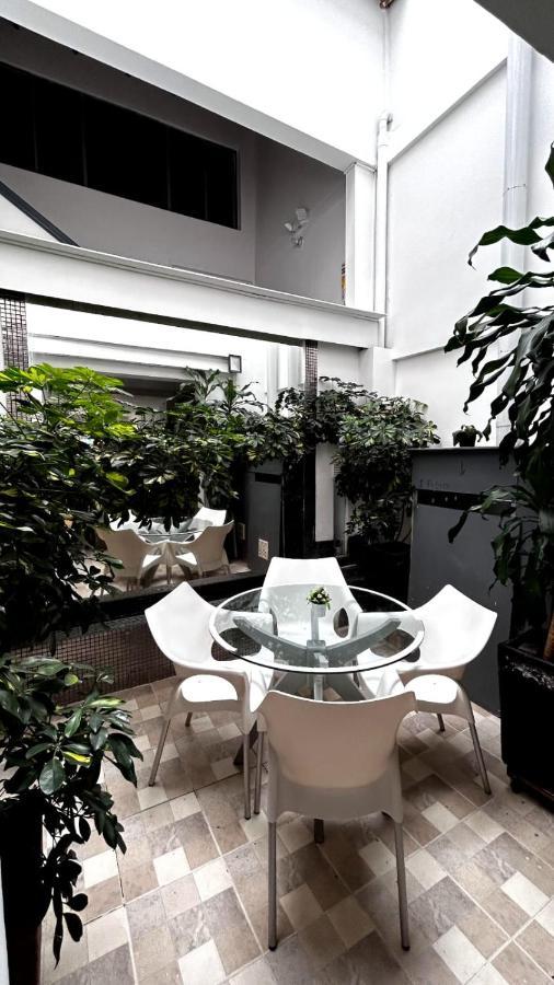 Hostal Lleras Calle 8 Медельїн Екстер'єр фото